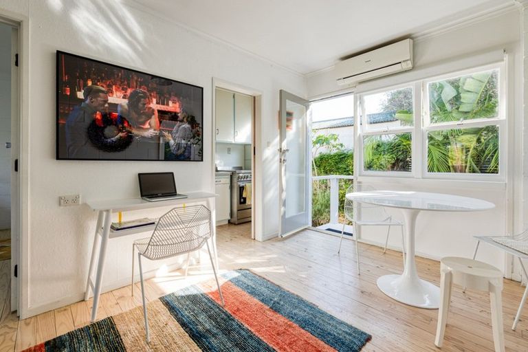 Photo of property in 12/5 Edgars Road, Westmere, Auckland, 1022