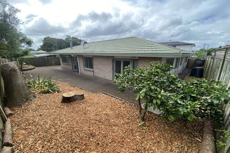 Photo of property in 2/5 Campbell Place, Papakura, 2110