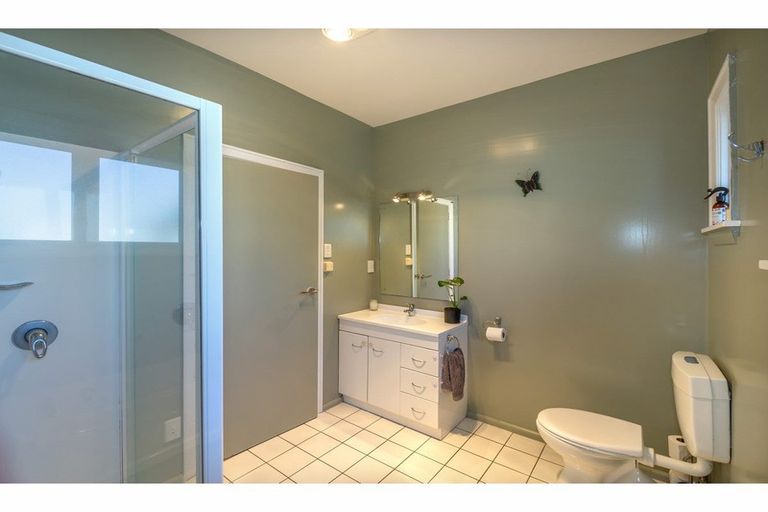 Photo of property in 94 Racecourse Road, Sockburn, Christchurch, 8042