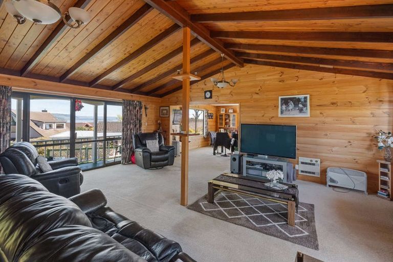 Photo of property in 10 Bradley Place, Lynmore, Rotorua, 3010