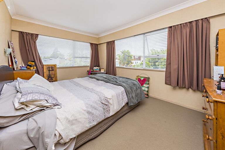 Photo of property in 12 Sunnypark Avenue, Rosehill, Papakura, 2113