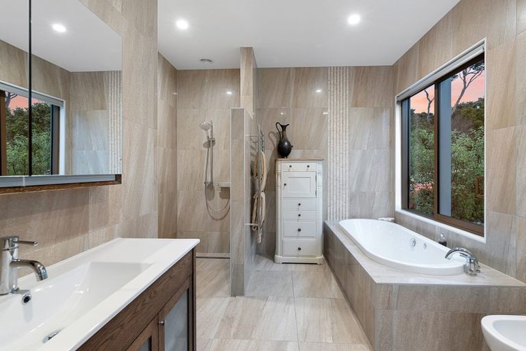 Photo of property in 18 Stevensons Crescent, Albany Heights, Albany, 0793