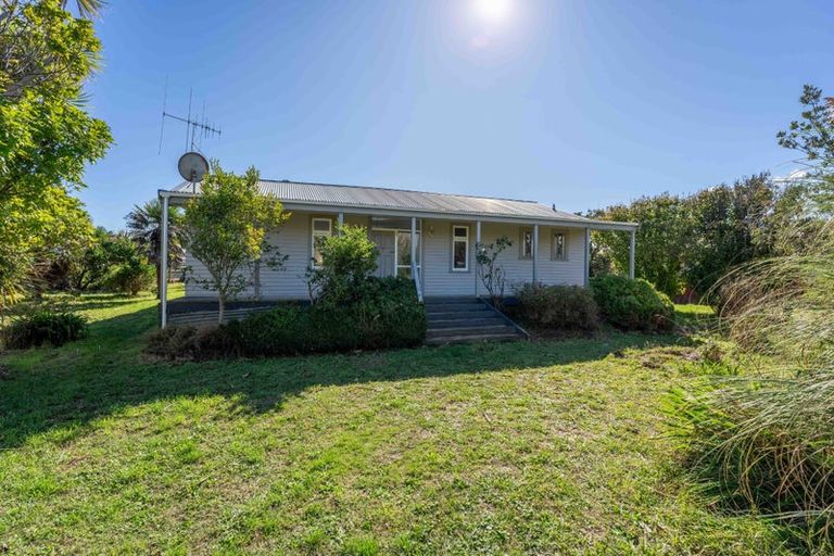 Photo of property in 35 Old Coach Road South, Otaki Beach, Otaki, 5512