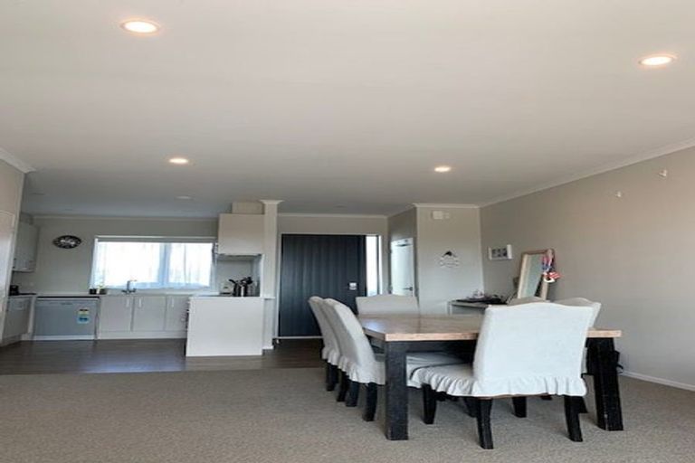 Photo of property in 27 Komanawa Lane, Mount Wellington, Auckland, 1062