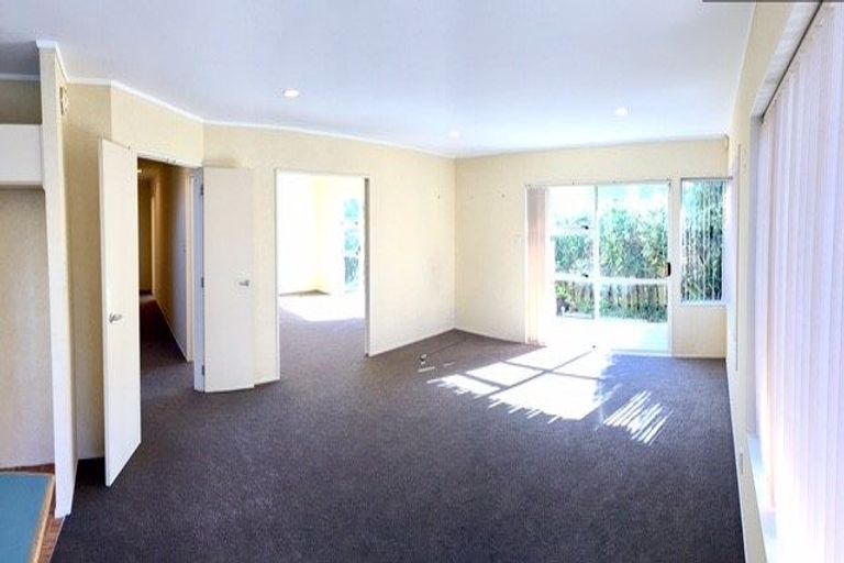 Photo of property in 1/5 Waller Avenue, Bucklands Beach, Auckland, 2012