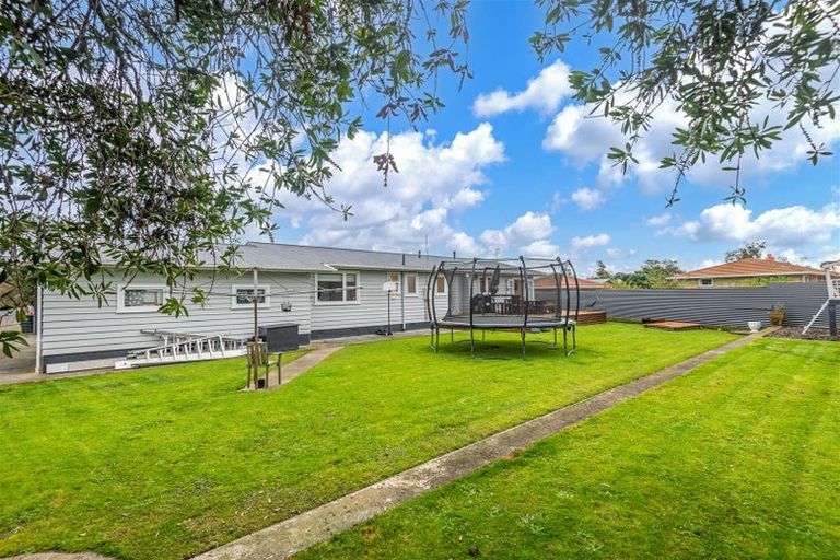 Photo of property in 27 Karamea Crescent, Kelvin Grove, Palmerston North, 4414