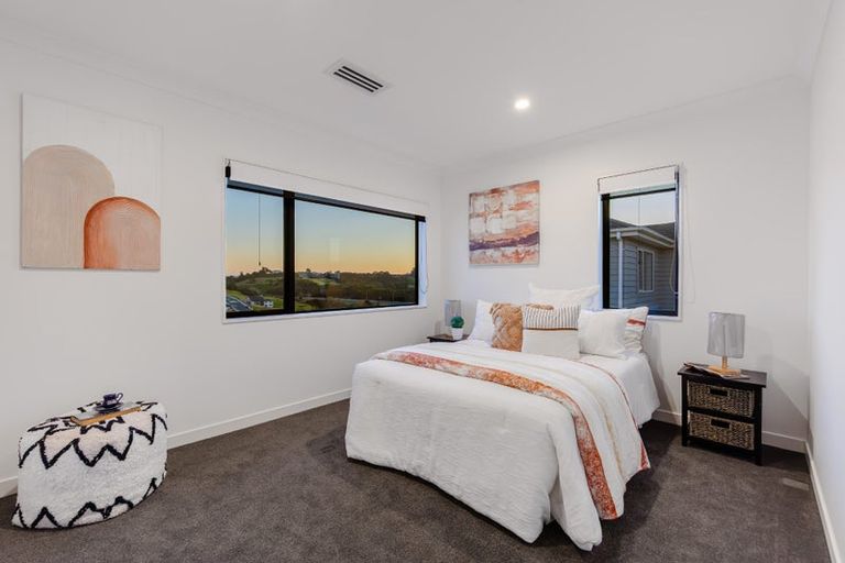 Photo of property in 39 Davey Crescent, Orewa, 0931