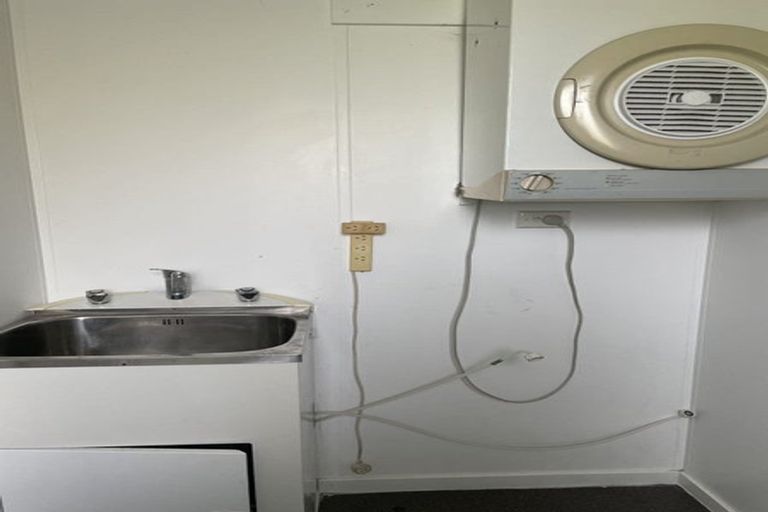 Photo of property in 46 Philomel Crescent, Bayswater, Auckland, 0622