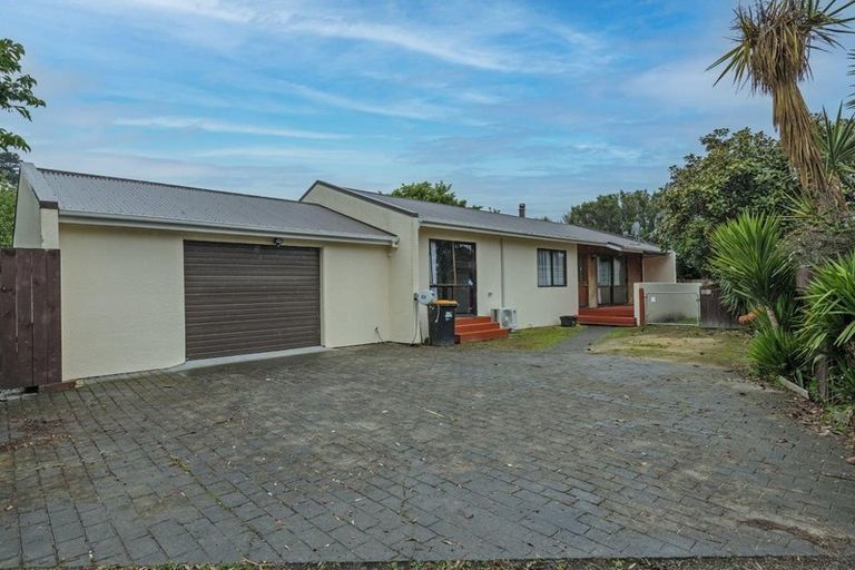 Photo of property in 134 John F Kennedy Drive, Milson, Palmerston North, 4414