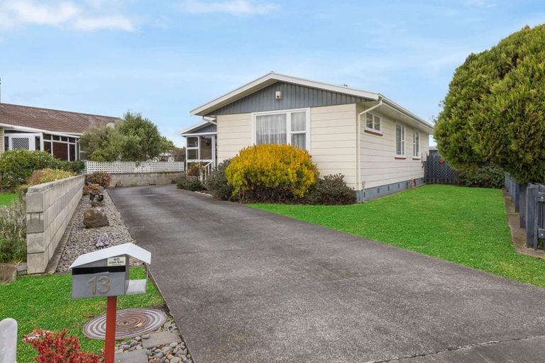 Photo of property in 13 Exeter Crescent, Springvale, Whanganui, 4501