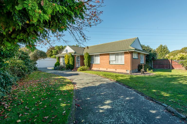 Photo of property in 50 Denise Crescent, Hornby, Christchurch, 8042