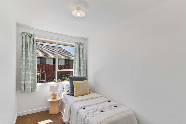 Photo of property in 2/170 Sawyers Arms Road, Bishopdale, Christchurch, 8053