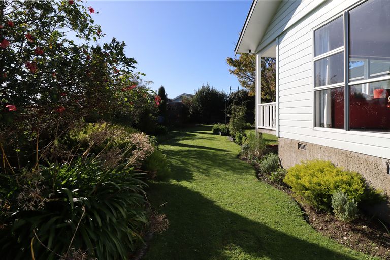 Photo of property in 8 Lincoln Road, Carterton, 5713