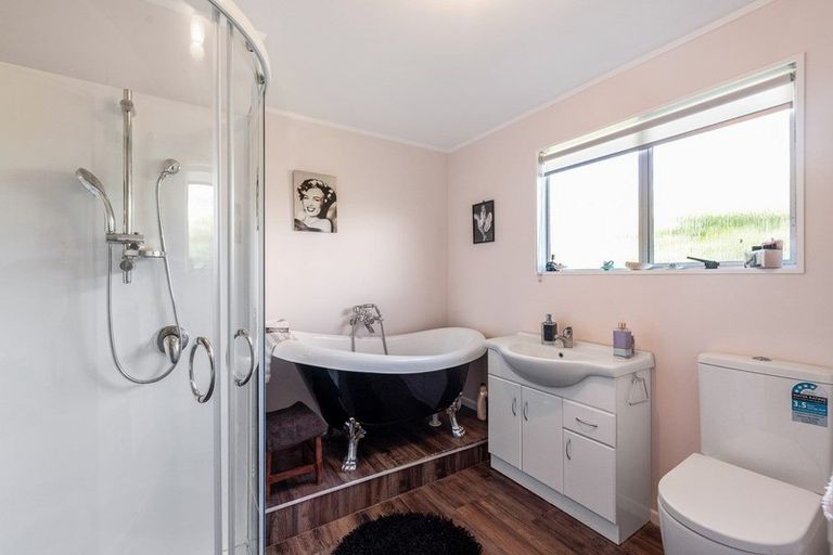Photo of property in 9 Bermuda Grove, Paraparaumu Beach, Paraparaumu, 5032