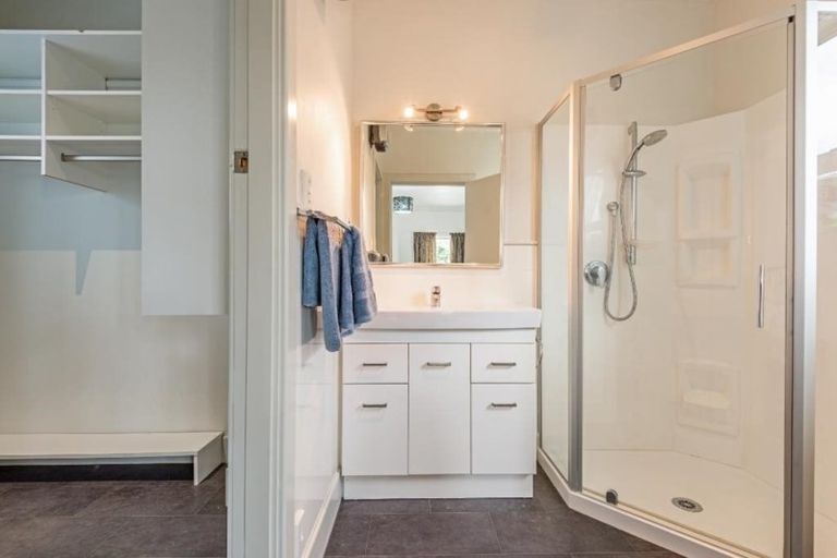 Photo of property in 4 Awatea Terrace, Hokowhitu, Palmerston North, 4410