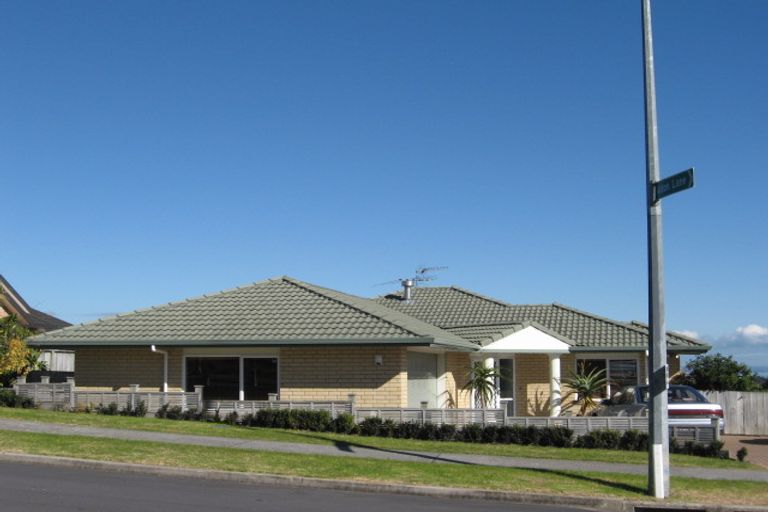 Photo of property in 292 Hill Road, The Gardens, Auckland, 2105