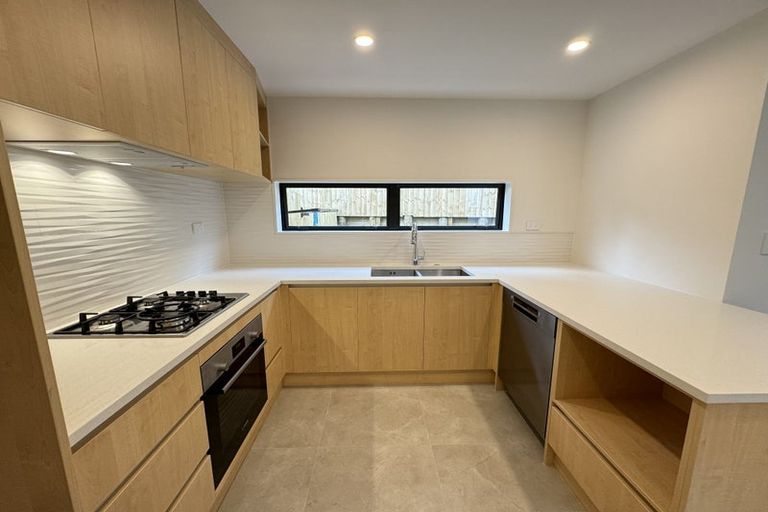 Photo of property in 1d Westall Road, New Lynn, Auckland, 0600