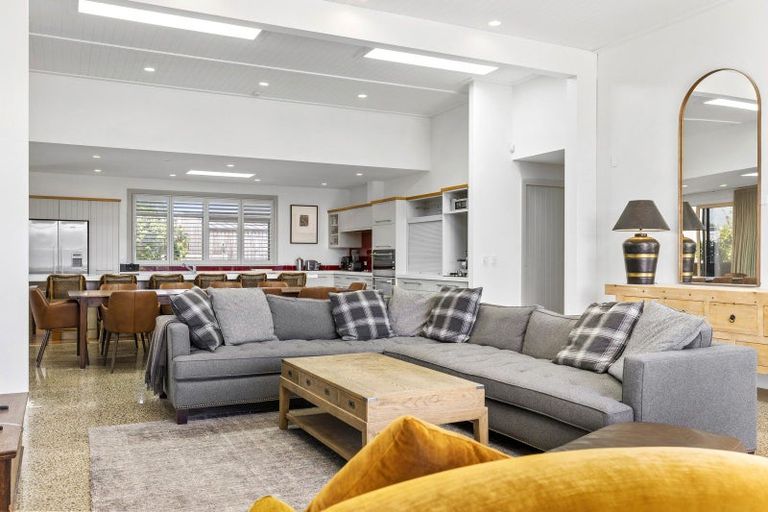 Photo of property in 8 Kuiwai Drive, Rainbow Point, Taupo, 3330