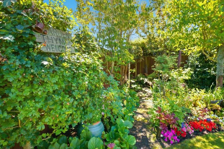 Photo of property in 23 Huntingdon Drive, Rangiora, 7400