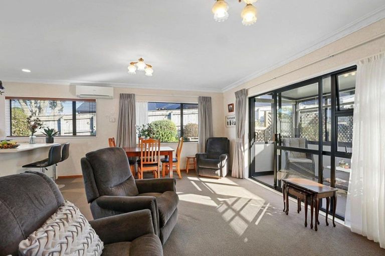 Photo of property in 1/30 Whiteley Street, Moturoa, New Plymouth, 4310