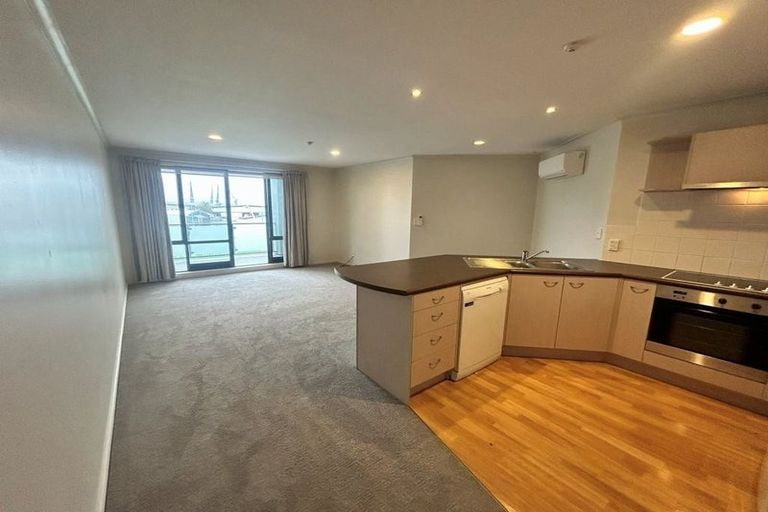 Photo of property in 281 Maunganui Road, Mount Maunganui, 3116