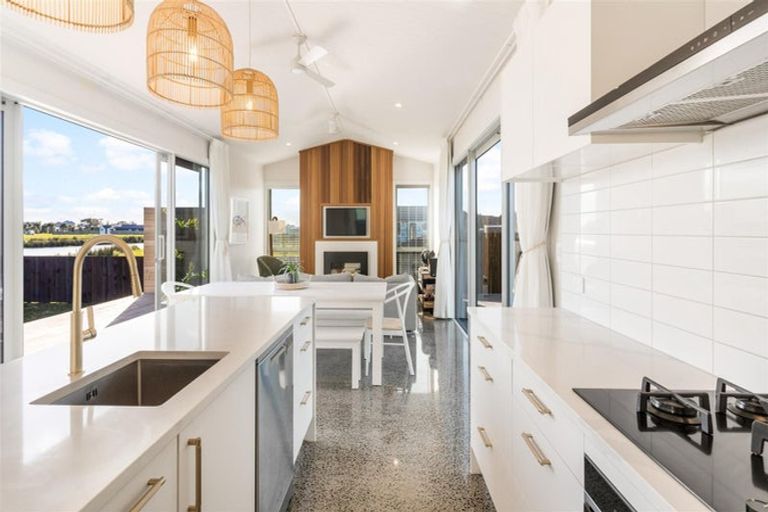 Photo of property in 218 Hamiora Street, Matarangi, 3592