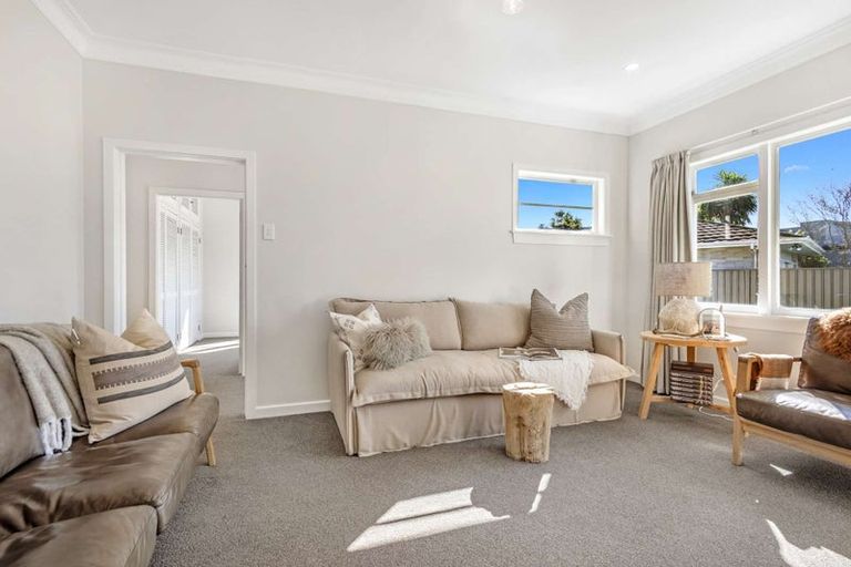 Photo of property in 221 Saint Leonards Avenue, Saint Leonards, Hastings, 4120