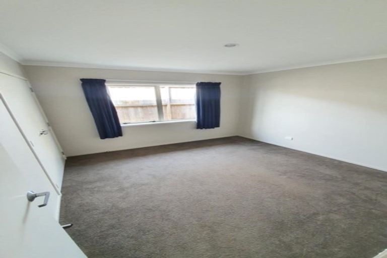 Photo of property in 7 Cooladerry Place, Rosehill, Papakura, 2113