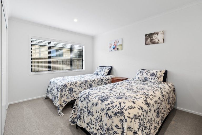 Photo of property in 18 Applemoors Way, Riverhead, 0820