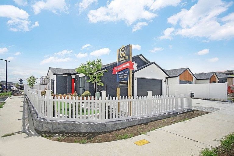 Photo of property in 6 Holcroft Street, Papakura, 2110