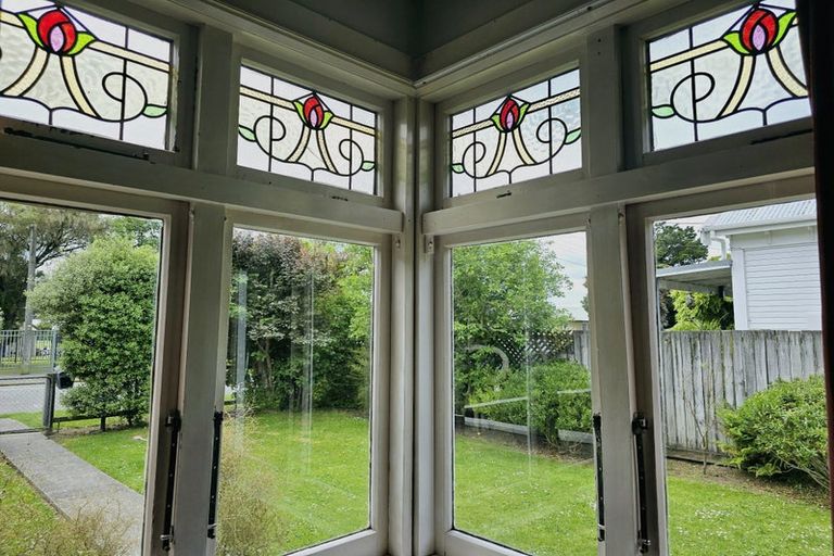 Photo of property in 16 Buller Street, Picton, 7220