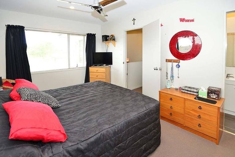 Photo of property in 28 Chic Gardens, Parakai, 0830