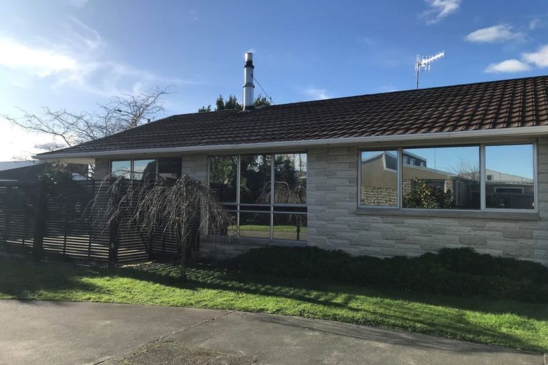 Photo of property in 1/801 Hastings Street North, Hastings, 4122