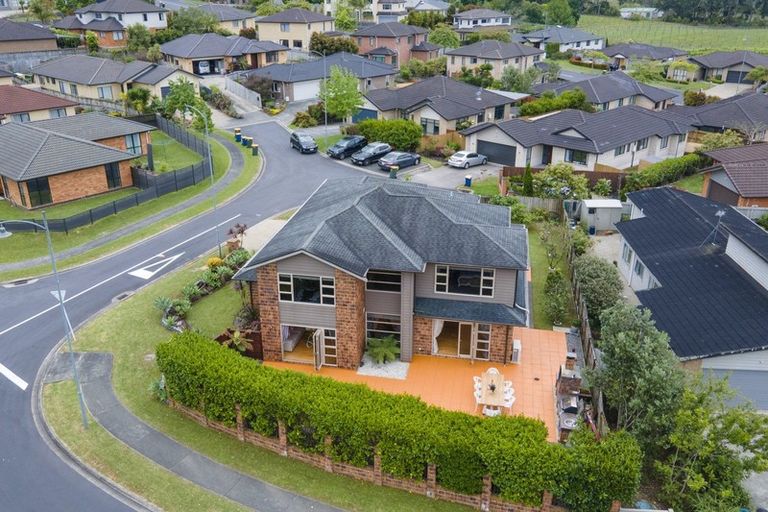 Photo of property in 1 Stow Place, Henderson, Auckland, 0612