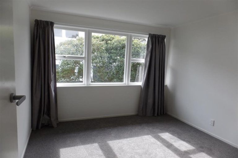 Photo of property in 24 Crystal Avenue, Glendene, Auckland, 0602