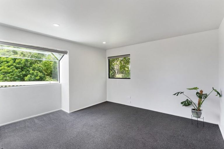 Photo of property in 86 Wade River Road, Stanmore Bay, Whangaparaoa, 0932