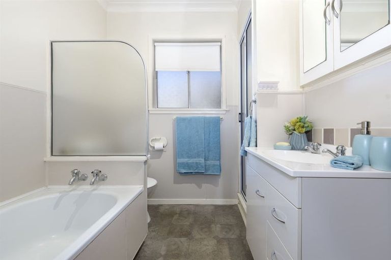 Photo of property in 5a Laing Place, Otumoetai, Tauranga, 3110