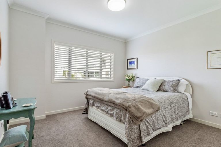 Photo of property in 72 Eaves Bush Parade, Orewa, 0931