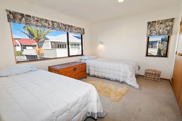 Photo of property in 32 Marine Parade, Mount Maunganui, 3116