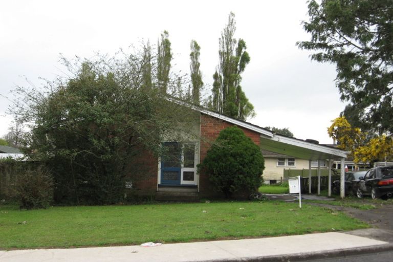 Photo of property in 19 Fulmen Place, Red Hill, Papakura, 2110