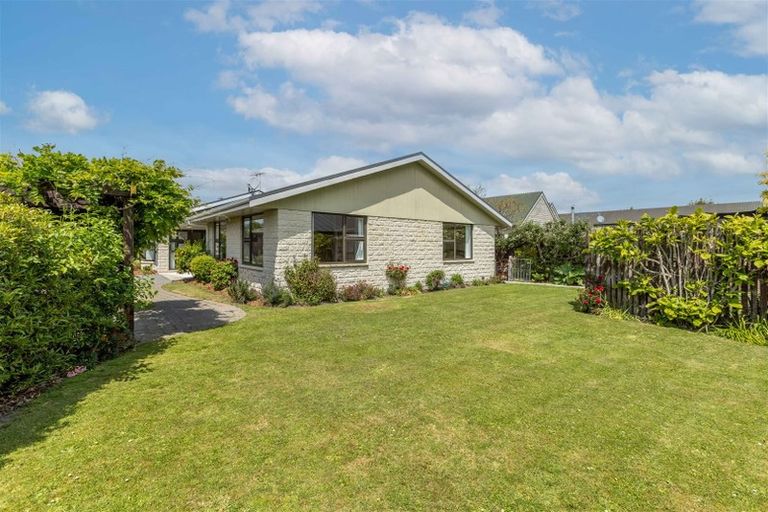 Photo of property in 25 Townshend Crescent, Halswell, Christchurch, 8025