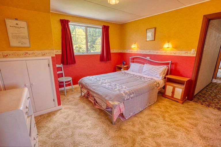 Photo of property in 19 Baty Place, Coal Creek, Greymouth, 7802