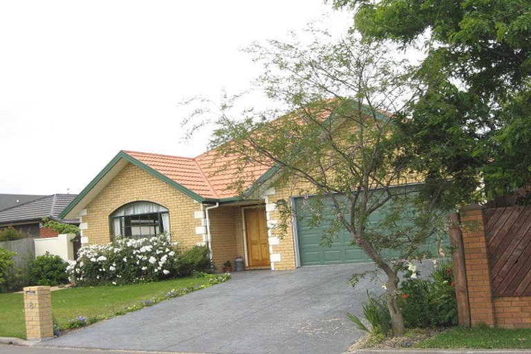 Photo of property in 8 Courtfield Close, Parklands, Christchurch, 8083