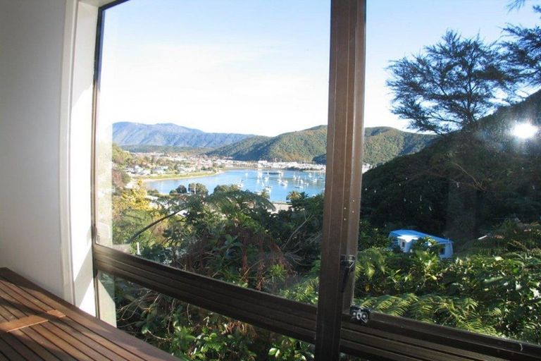 Photo of property in 13 Arthur Crescent, Waikawa, Picton, 7220
