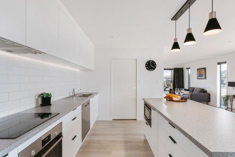 Photo of property in 18 Kakariki Drive, Coastlands, Whakatane, 3120