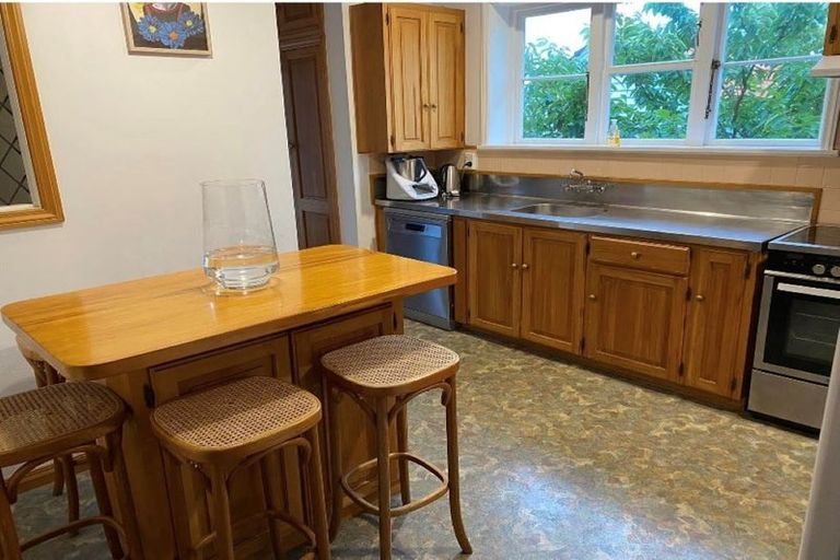 Photo of property in 125 Seatoun Heights Road, Miramar, Wellington, 6022