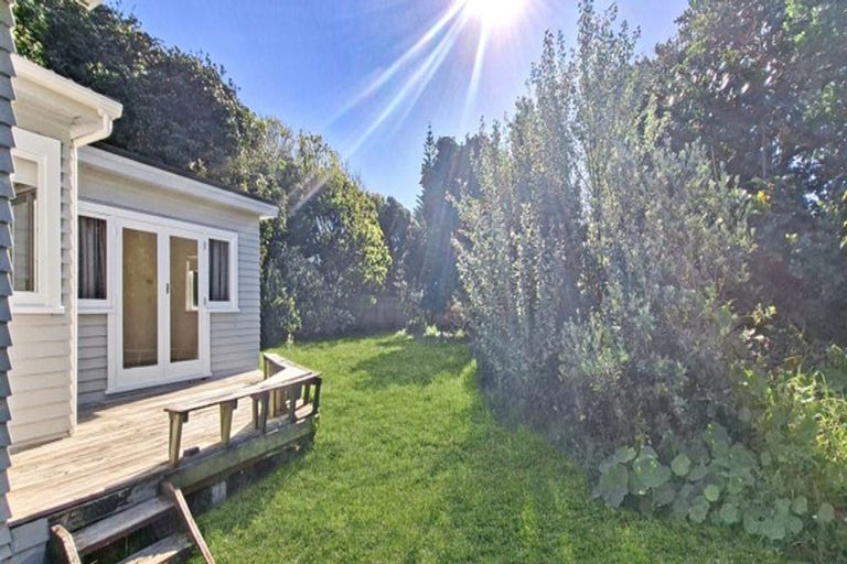Photo of property in 21 Manuka Street, Otaki Beach, Otaki, 5512