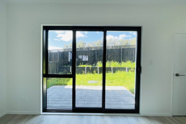 Photo of property in 27 Whiteywood Street, Westgate, 0814