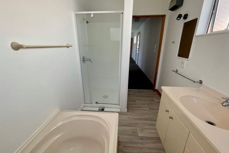 Photo of property in 51a Majoribanks Street, Mount Victoria, Wellington, 6011