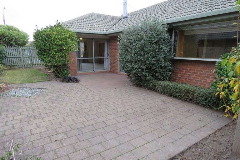 Photo of property in 10 Mull Place, Broomfield, Christchurch, 8042
